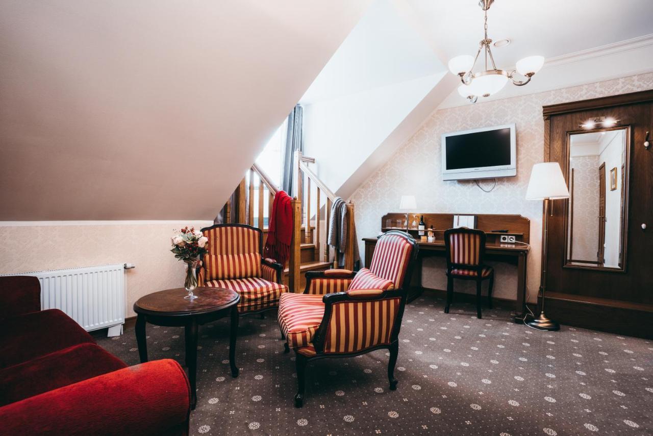 Arensburg Boutique Hotel&Spa Kuressaare Buitenkant foto